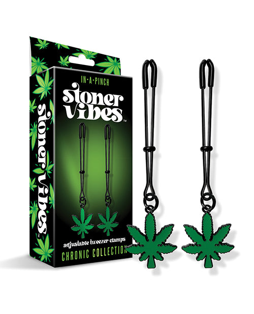 Pinzas para pezones con dije de cannabis que brillan en la oscuridad Stoner Vibes Product Image.