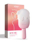 Bite Me 吸吮、敲擊和振動奶油流行刺激器 - 粉紅色/白色