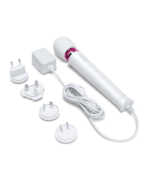 Le Wand Petite: Rechargeable Vibrating Massager Product Image.