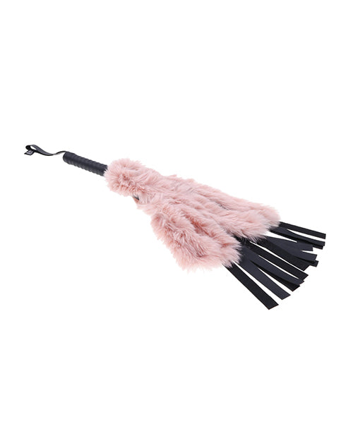 Brat Faux Fur Flogger: kit de juego de impacto sensual Product Image.