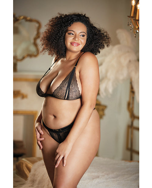 Conjunto de bralette y braguitas Peek a Boo de encaje Allure Product Image.